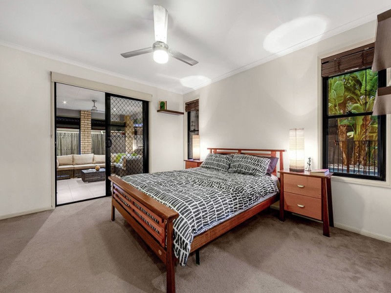 25 Red Gum Crescent, Wakerley QLD 4154