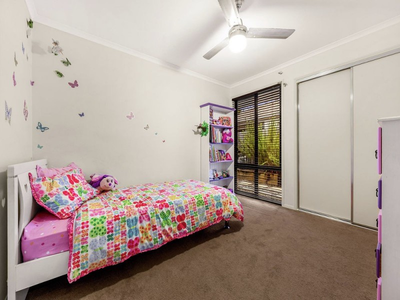 25 Red Gum Crescent, Wakerley QLD 4154