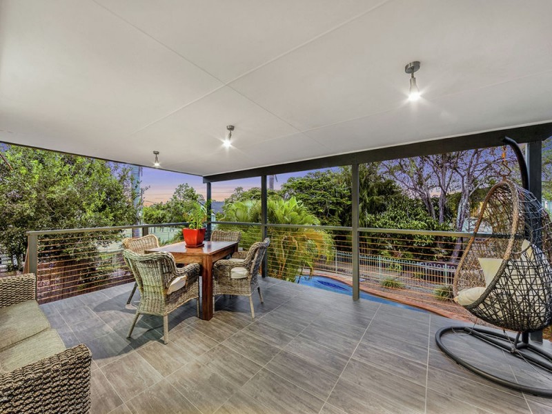 6 Suzanne Street, Wynnum West QLD 4178