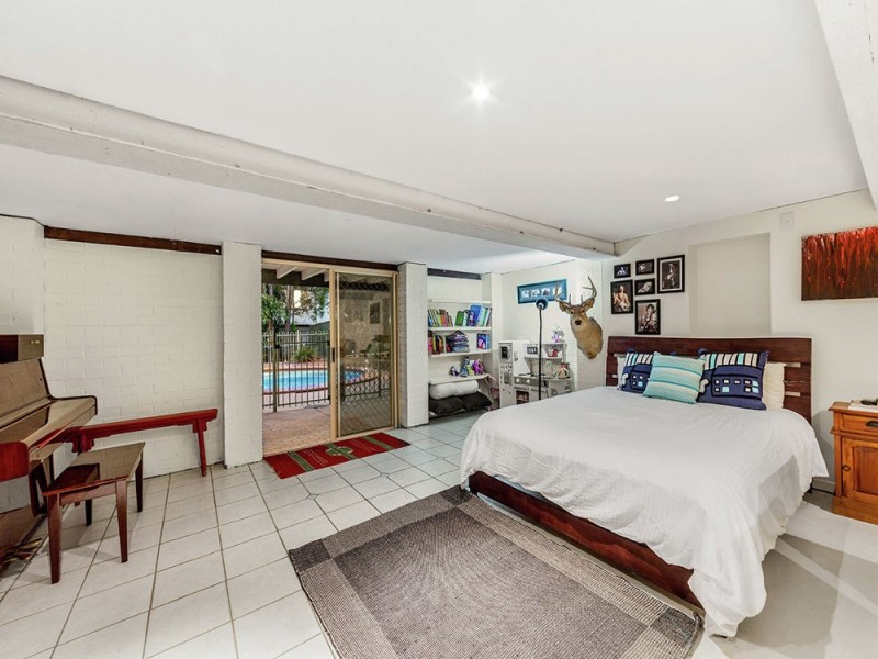6 Suzanne Street, Wynnum West QLD 4178