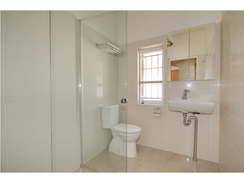 1/27 Kianawah Road, Wynnum West QLD 4178