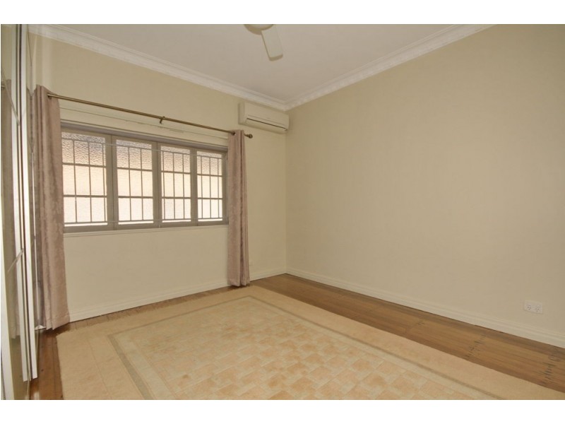 1/27 Kianawah Road, Wynnum West QLD 4178