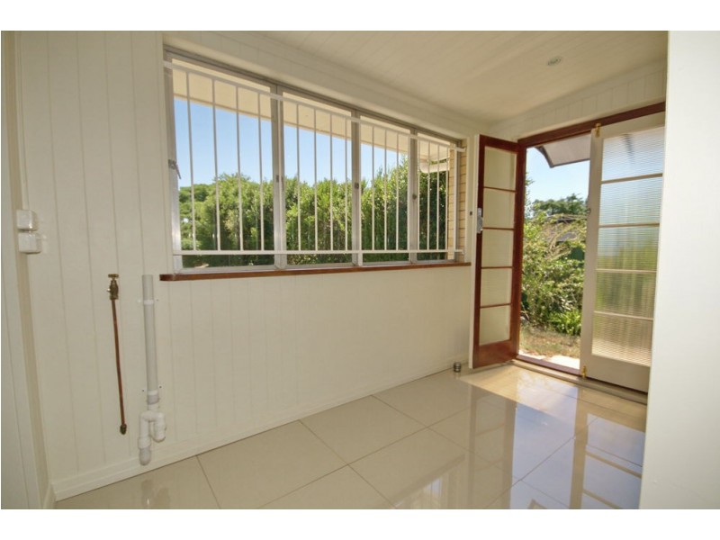 2/27 Kianawah Road, Wynnum QLD 4178