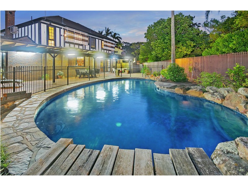 10 Brodick Street, Carindale QLD 4152