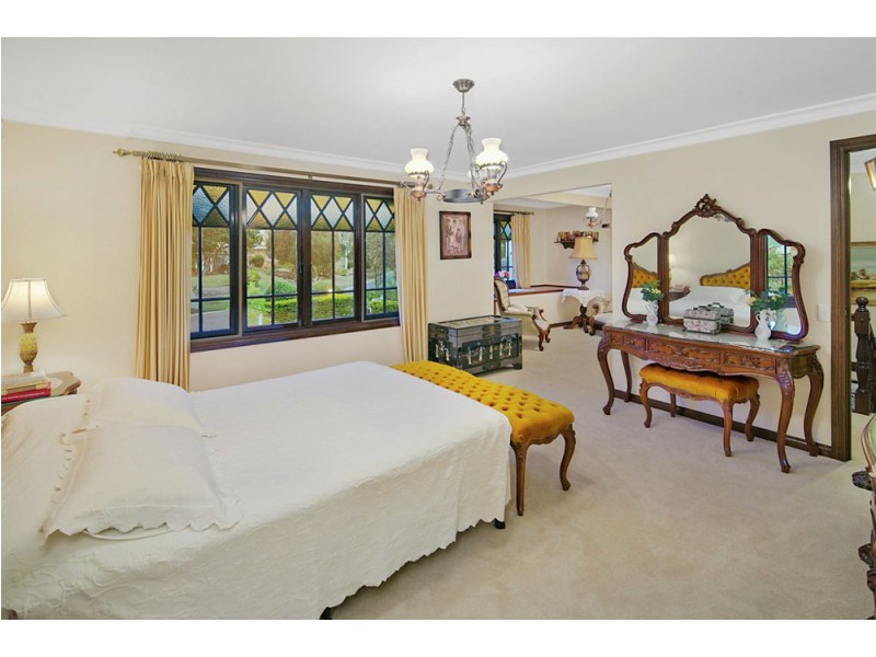 10 Brodick Street, Carindale QLD 4152