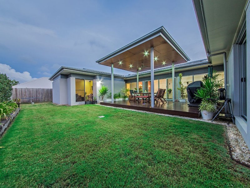 6 Esk Crescent, Wakerley QLD 4154