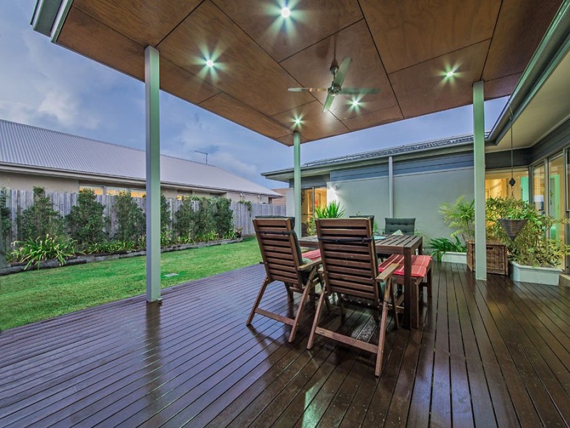 6 Esk Crescent, Wakerley QLD 4154