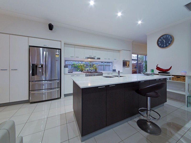 6 Esk Crescent, Wakerley QLD 4154