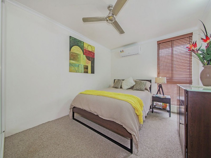 3/143 Melville Terrace, Manly QLD 4179