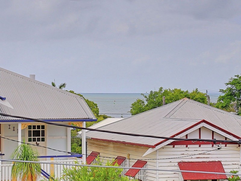 3/143 Melville Terrace, Manly QLD 4179