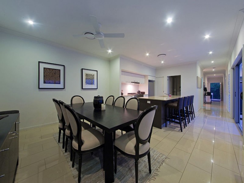 39 Margaret Crescent, Wakerley QLD 4154