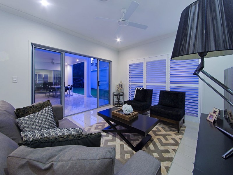39 Margaret Crescent, Wakerley QLD 4154