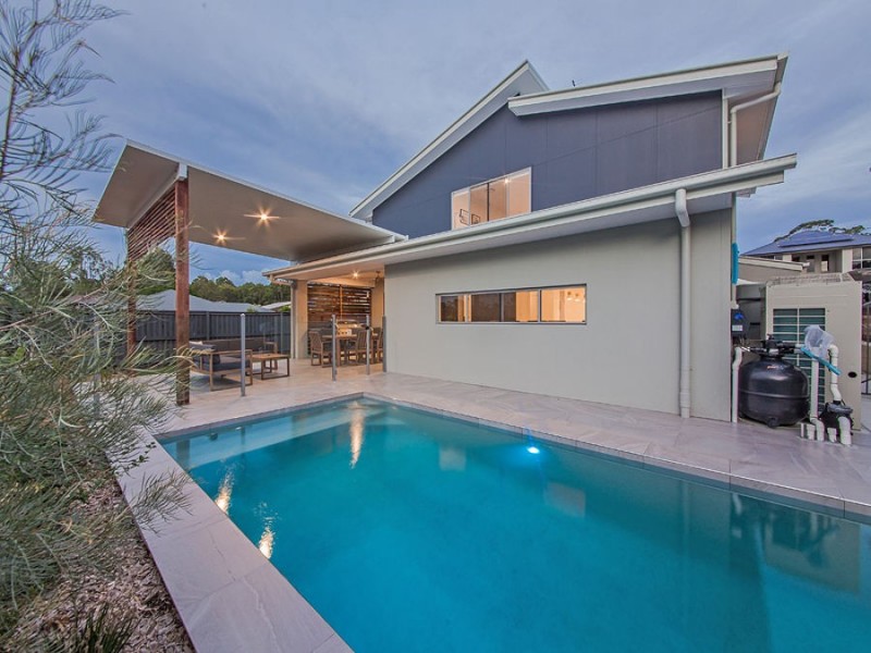 1 Paige Crescent, Wakerley QLD 4154