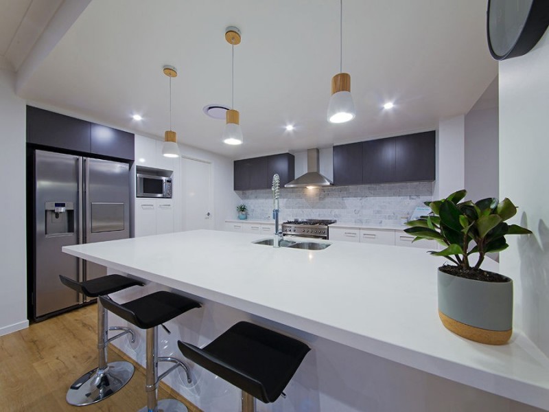 1 Paige Crescent, Wakerley QLD 4154