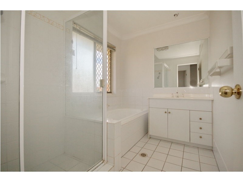 12 Clearmount Cres, Carindale QLD 4152