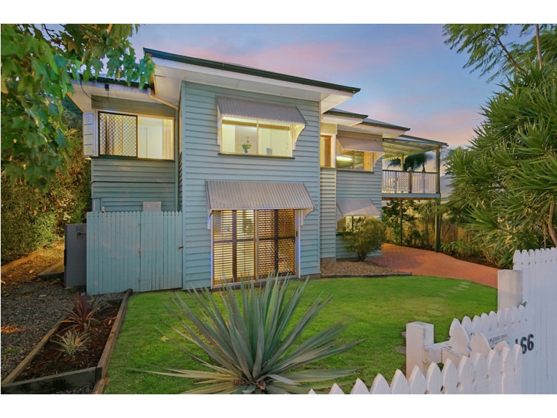 166 Gordon Pde, Manly QLD 4179