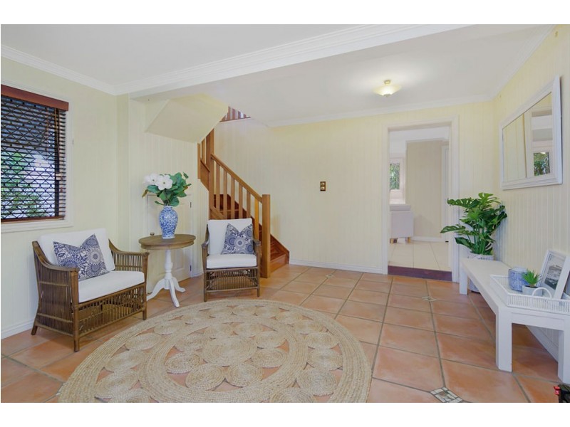 166 Gordon Pde, Manly QLD 4179