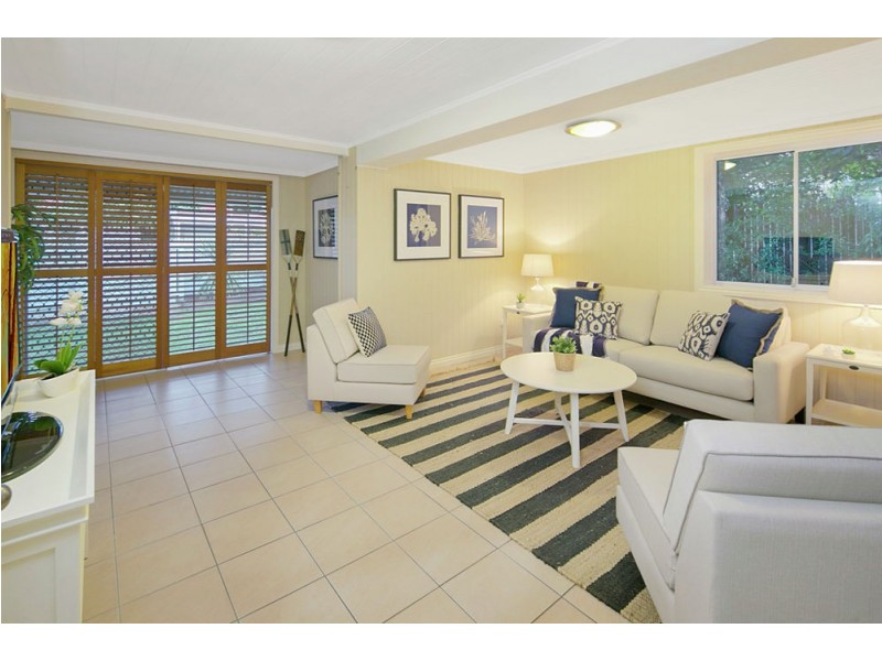 166 Gordon Pde, Manly QLD 4179