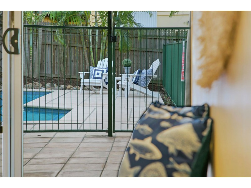 166 Gordon Pde, Manly QLD 4179