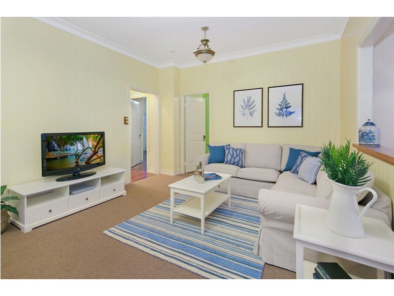 166 Gordon Pde, Manly QLD 4179