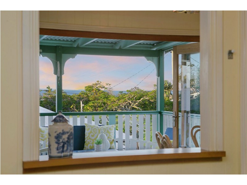 166 Gordon Pde, Manly QLD 4179