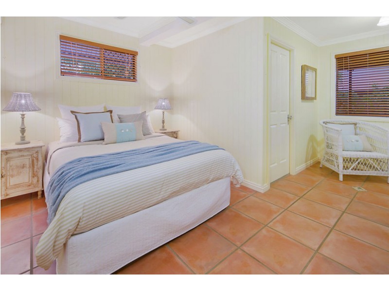 166 Gordon Pde, Manly QLD 4179