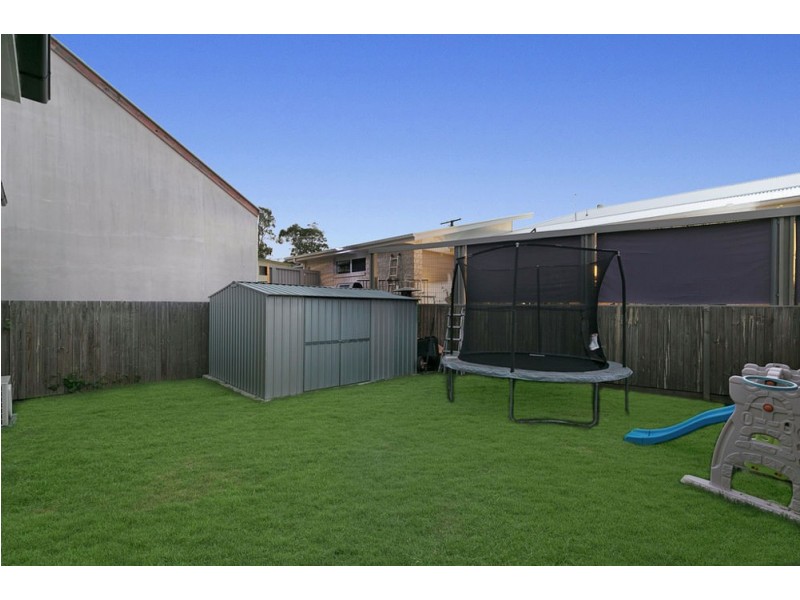 827 Esplanade, Lota QLD 4179