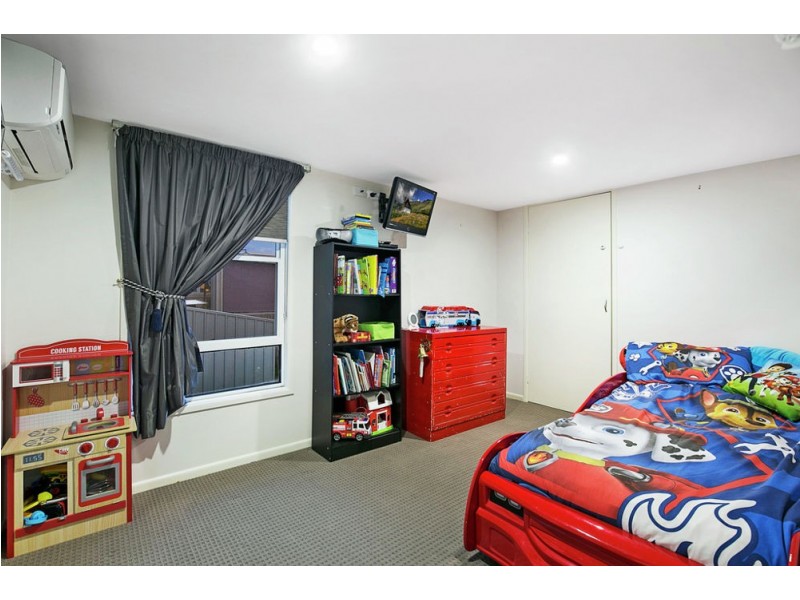 827 Esplanade, Lota QLD 4179