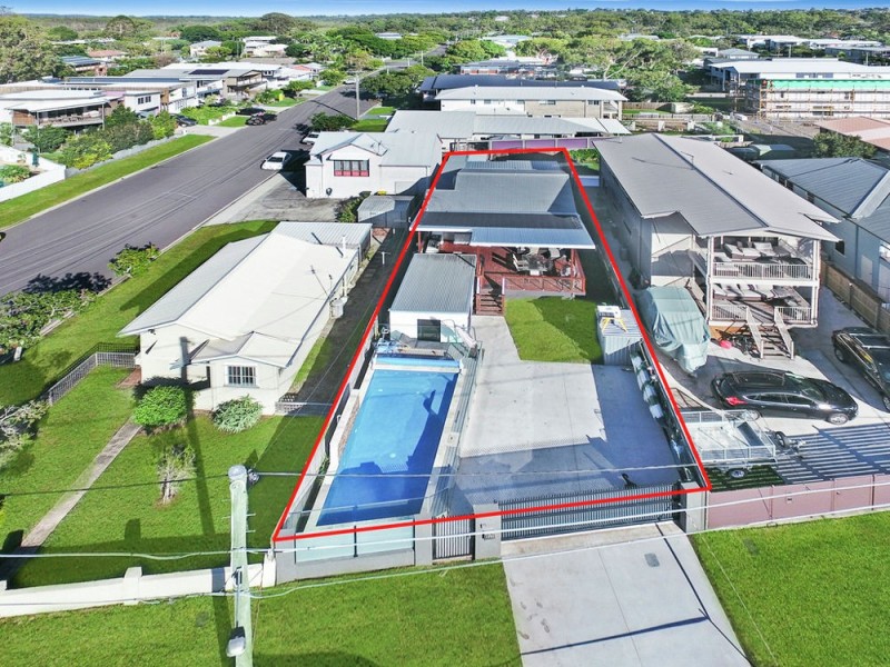 827 Esplanade, Lota QLD 4179