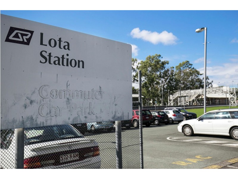 827 Esplanade, Lota QLD 4179