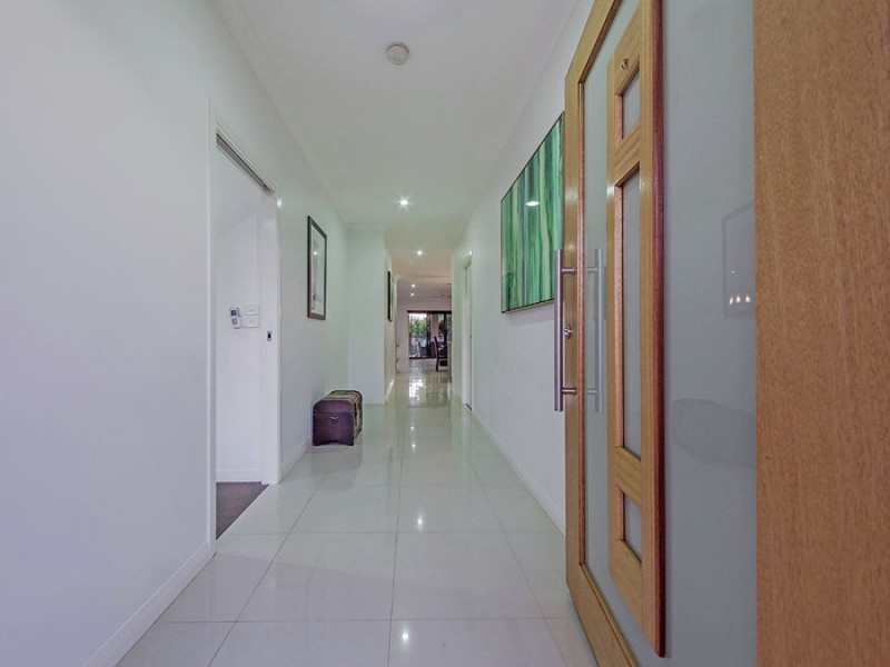 67 Foxwood Circuit, Wakerley QLD 4154