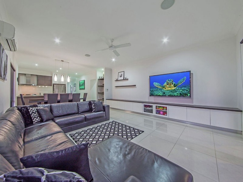 67 Foxwood Circuit, Wakerley QLD 4154