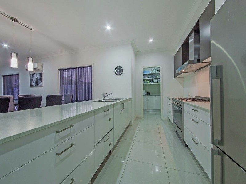 67 Foxwood Circuit, Wakerley QLD 4154
