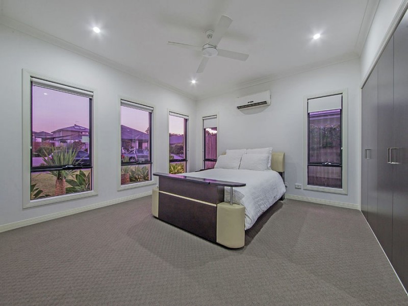 67 Foxwood Circuit, Wakerley QLD 4154