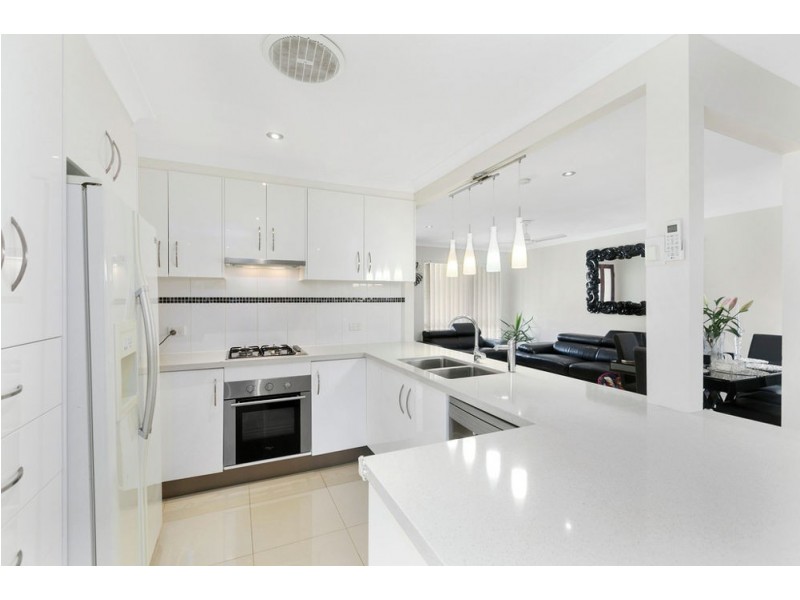 33 Macleay Cr, Tingalpa QLD 4173