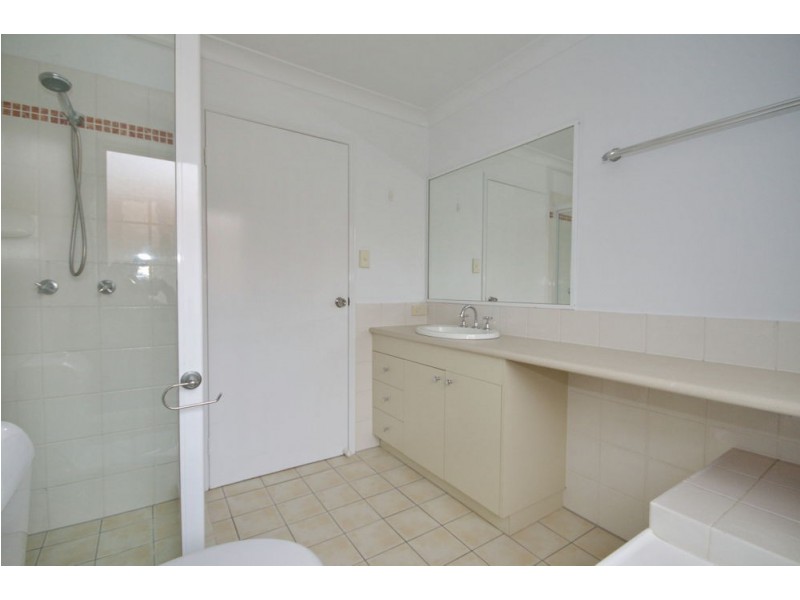 1 Tracey Street, Wynnum West QLD 4178