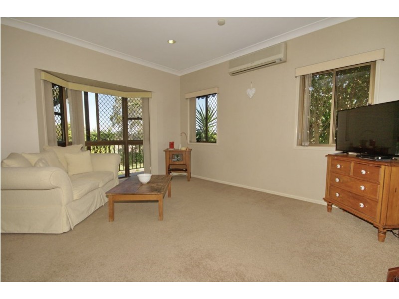 11 Network Drive, Wynnum West QLD 4178