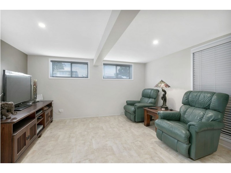 36 Wilfred St, Lota QLD 4179