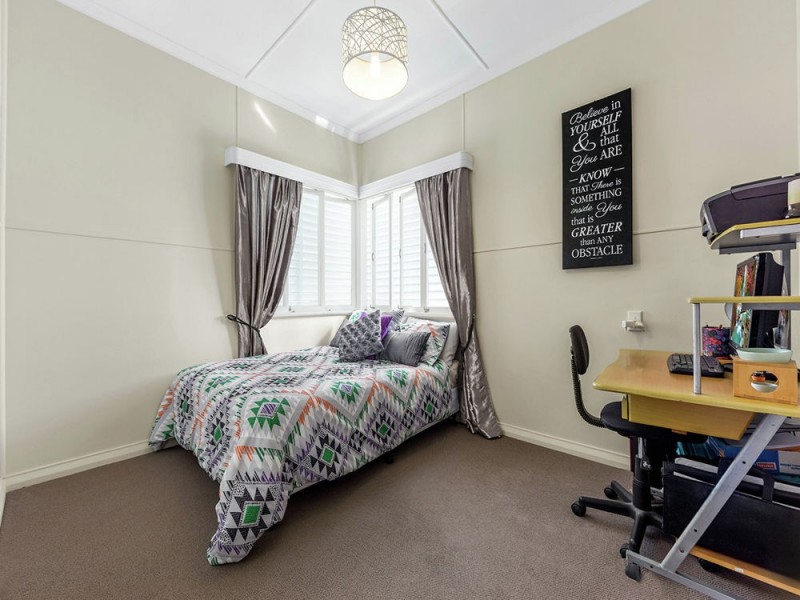 21 Faine Street, Manly West QLD 4179