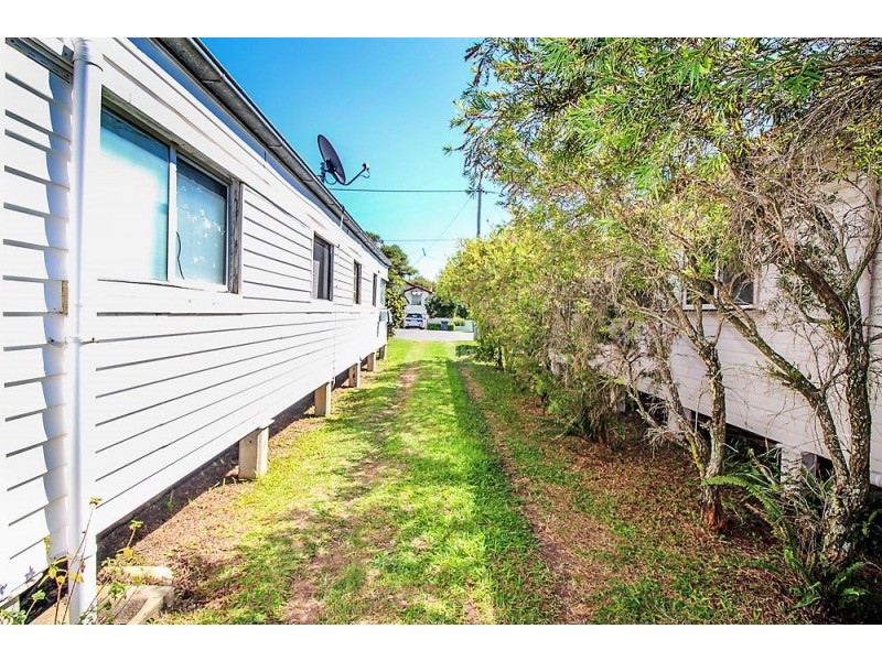 16 Earl Pde, Manly QLD 4179