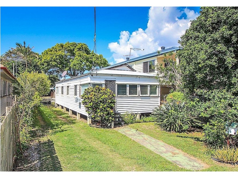 16 Earl Pde, Manly QLD 4179
