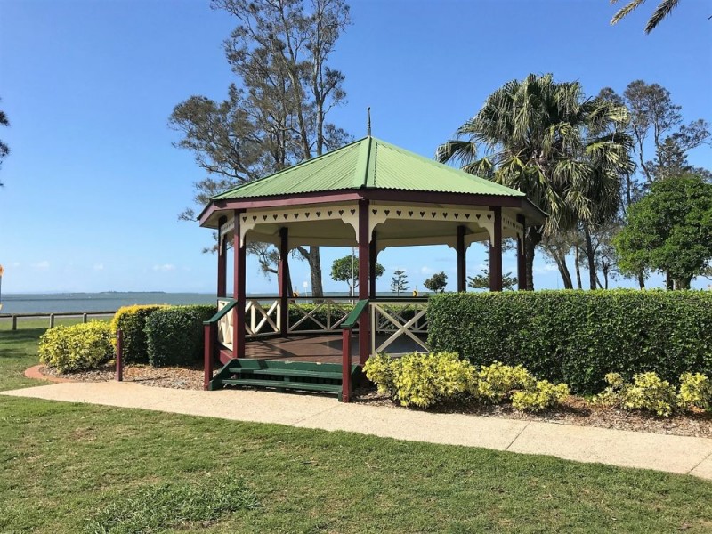 16 Earl Pde, Manly QLD 4179