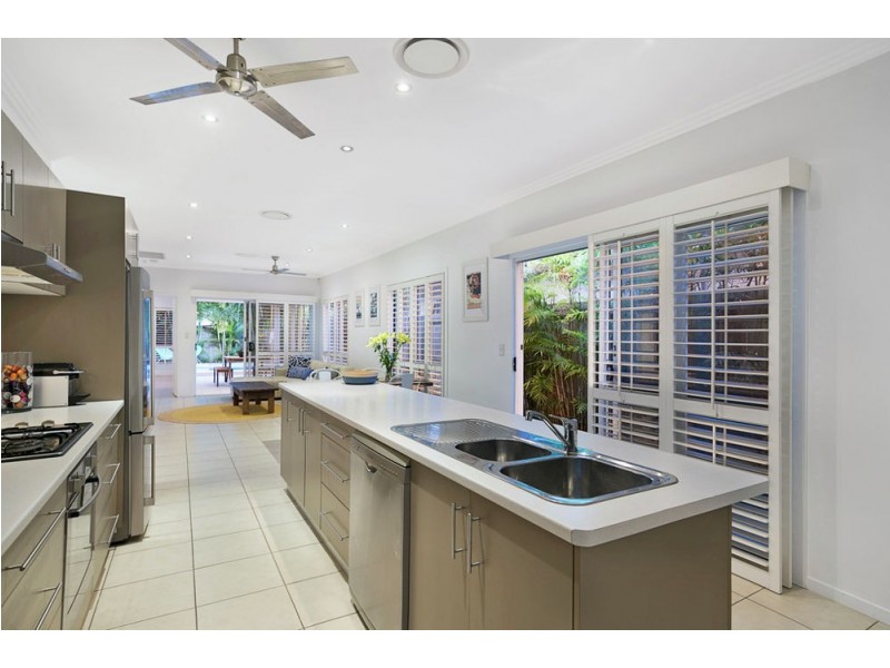 11 Faine Street, Manly West QLD 4179