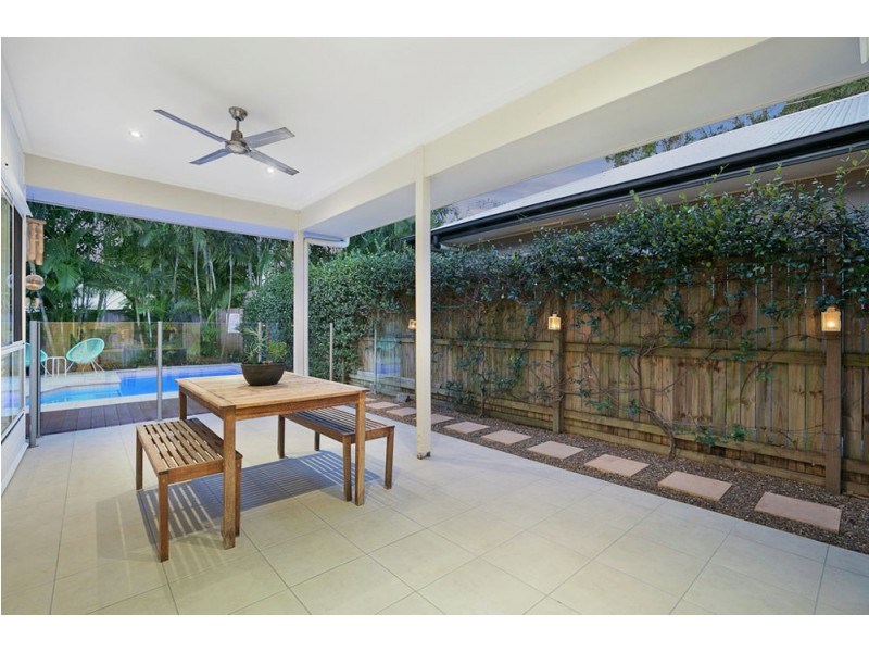 11 Faine Street, Manly West QLD 4179