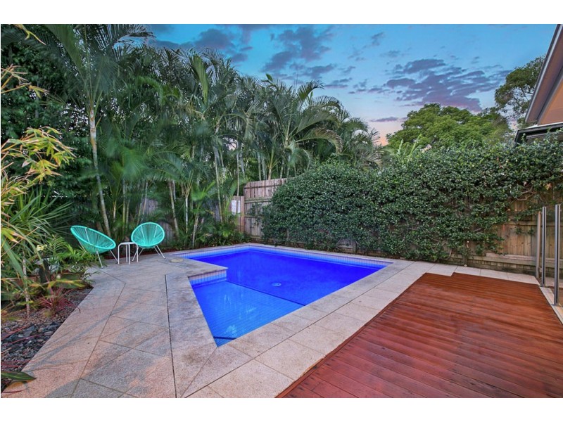 11 Faine Street, Manly West QLD 4179