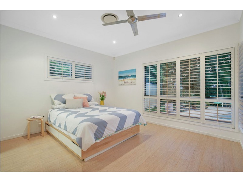 11 Faine Street, Manly West QLD 4179