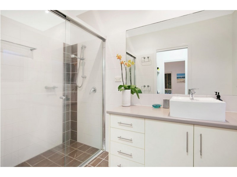 11 Faine Street, Manly West QLD 4179