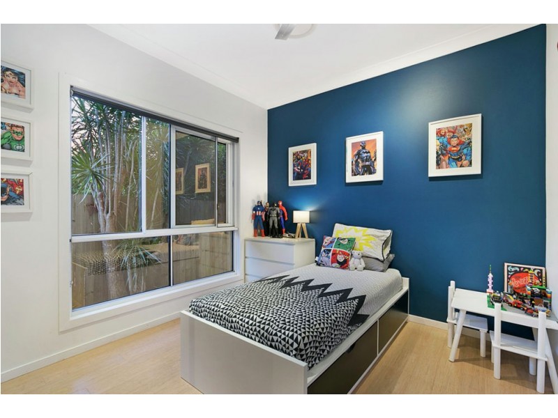 11 Faine Street, Manly West QLD 4179