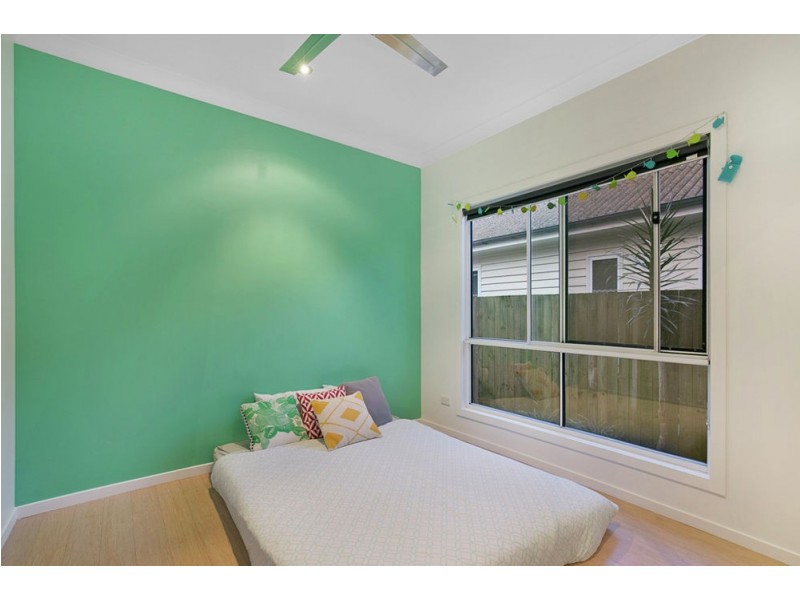 11 Faine Street, Manly West QLD 4179