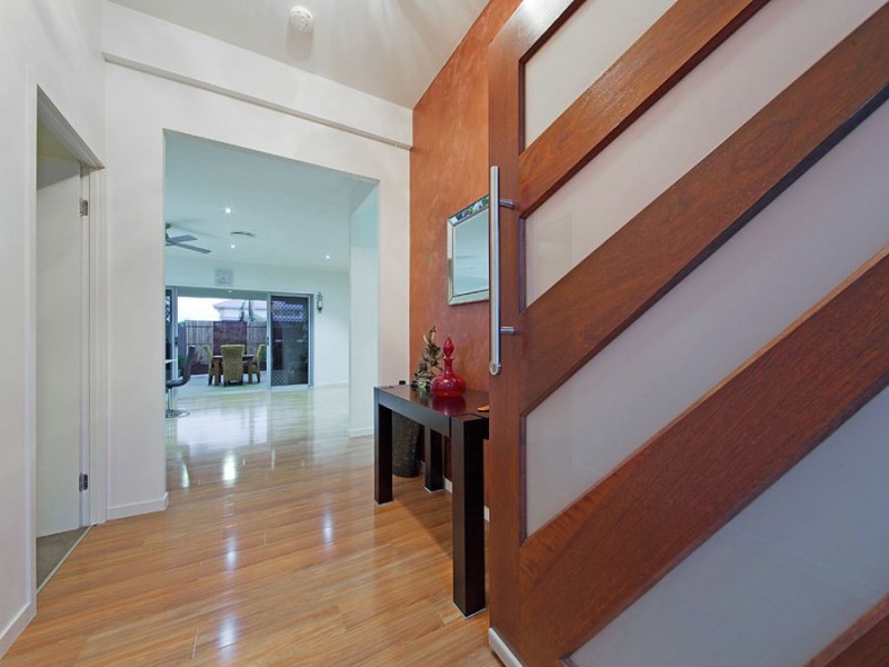 19 Rowland Avenue, Wakerley QLD 4154